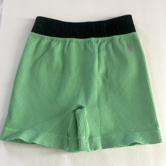 (A4) Free People Movement Prajna Happiness Runs Seamless Shorts, Size M/L, NWT - Picture 6 of 9